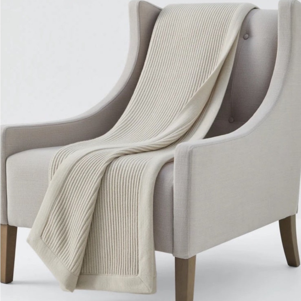 Elegant Cream Knit Throw Blanket